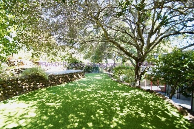 Building Photo - 317 Montecito Dr