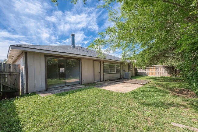 Building Photo - 19510 Westhaven Dr