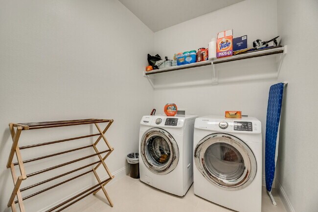 Building Photo - Charming 3-Bedroom Retreat with 2 Full Bat...