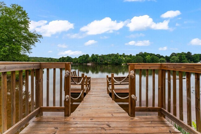 Building Photo - 3 Bedrooms 2 baths in McDonough on 1 acre waterfront backyard with private dock.
