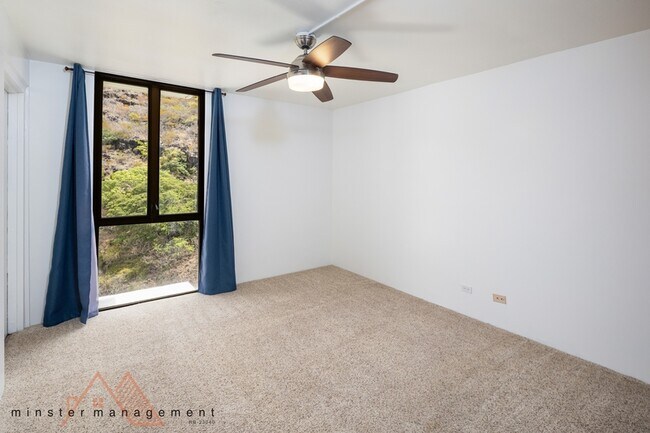 Building Photo - 6750 Hawaii Kai Dr