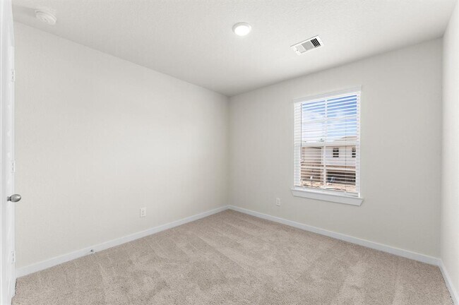 Building Photo - 8627 Blueberry Ash St