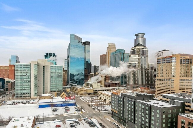 Building Photo - 929 Portland Ave