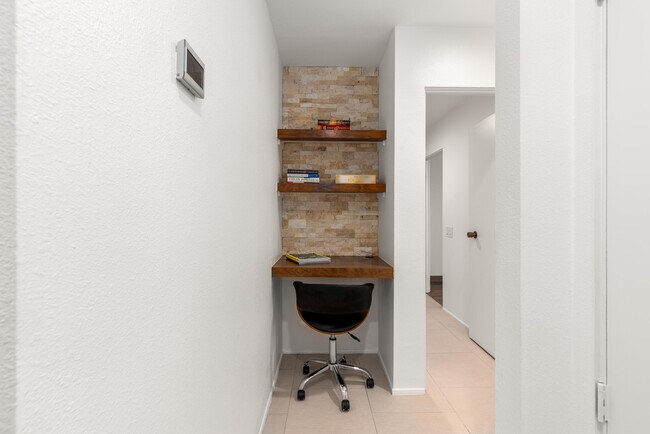 Building Photo - 46642 Arapahoe Cir