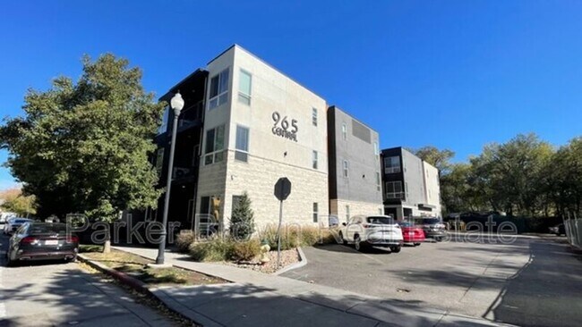 Building Photo - 965 S 200