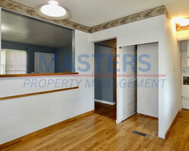 Building Photo - Spacious 4-Bedroom Home with 2 Full Baths & Detached Garage