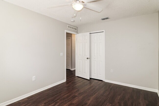 Building Photo - 4088 Everett Ave