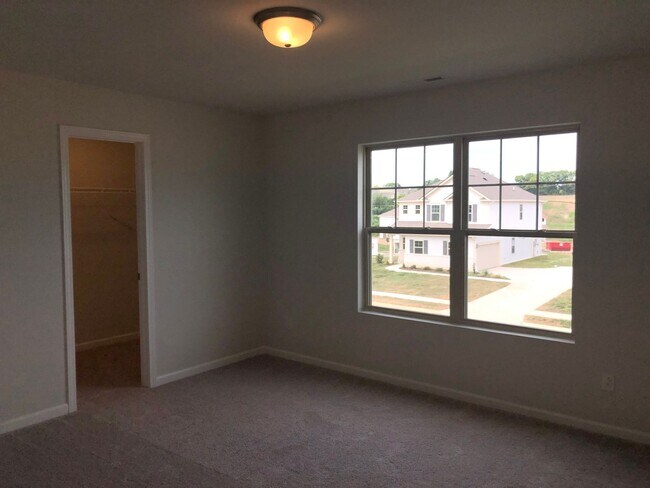 Building Photo - Lovely 3 bedroom 2.5 Bath in Williamson Co...
