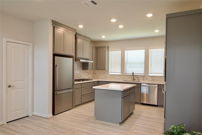 Building Photo - 8475 Harrington Grv Trl
