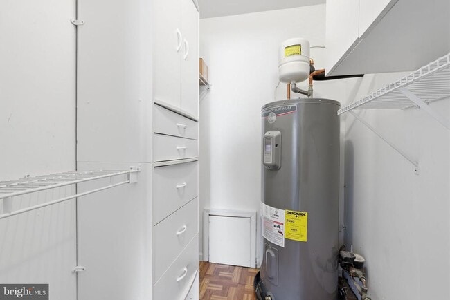 Building Photo - 2014 Barry Ct