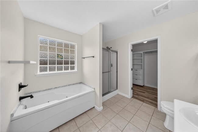 Building Photo - 903 Tyra Ln
