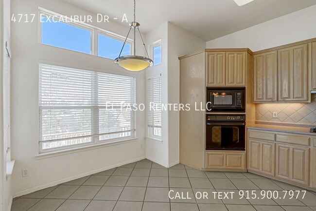 Building Photo - 4717 Excalibur Dr