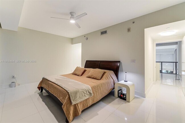 Building Photo - 6000 Collins Ave