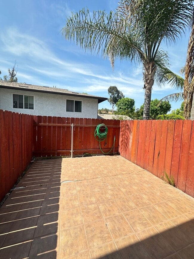 Building Photo - Beautiful 2BR/1BA two story condominium of...