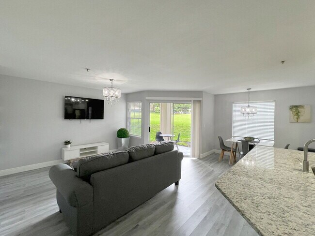 Building Photo - 7250 Westpointe Blvd