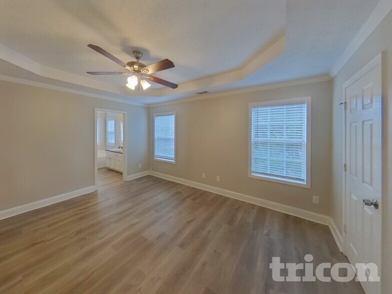 Building Photo - 287 Huntington Dr