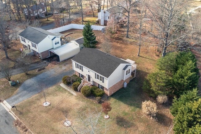 Building Photo - 117 Settlement Dr