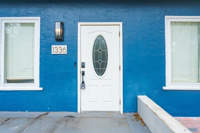 Building Photo - Historic GEM! – The First Female-Built Home in Holly Hill