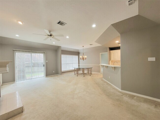 Building Photo - 309 Rolling Hills Dr W