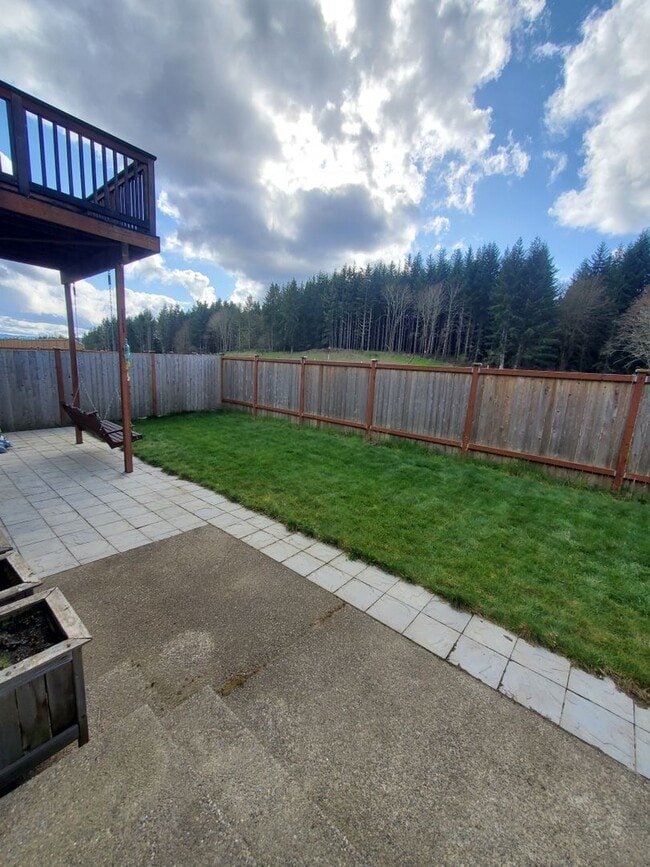Building Photo - Beautiful Newer 4 Bedroom In Tahoma Terra Neighborhood!