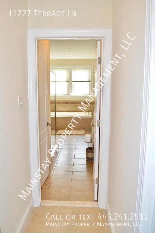 Building Photo - 11227 Terrace Ln