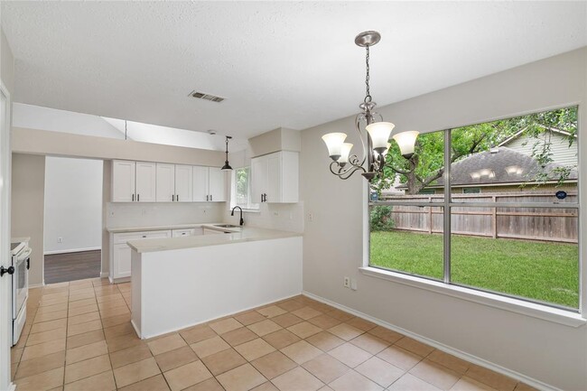 Building Photo - 4807 Shadowdale Dr