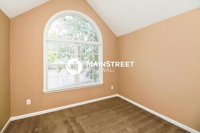 Building Photo - 4 Bedroom Pet-Friendly Home in Hampton, GA with Main Street Renewal