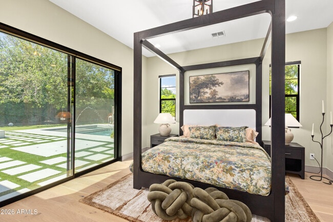 Building Photo - 2912 E Pierson St