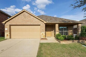 Building Photo - 801 Golden Bear Ln