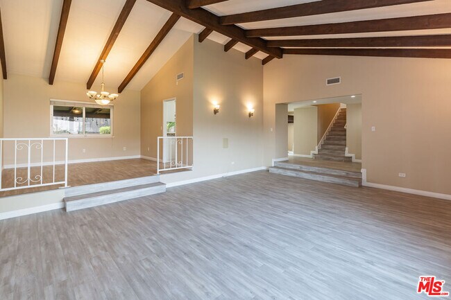 Building Photo - 6032 Sandbrook Dr