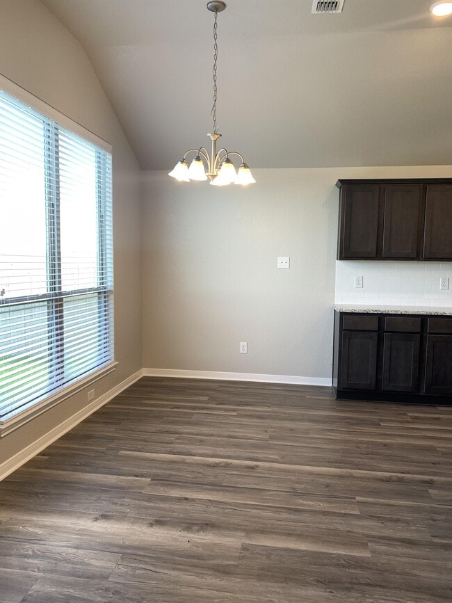 Building Photo - 1329 Aurora Grv Bnd