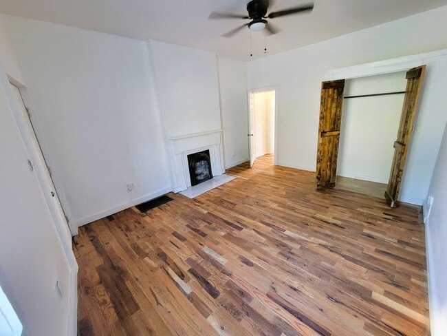 Building Photo - Be the First! Beautifully renovated townho...