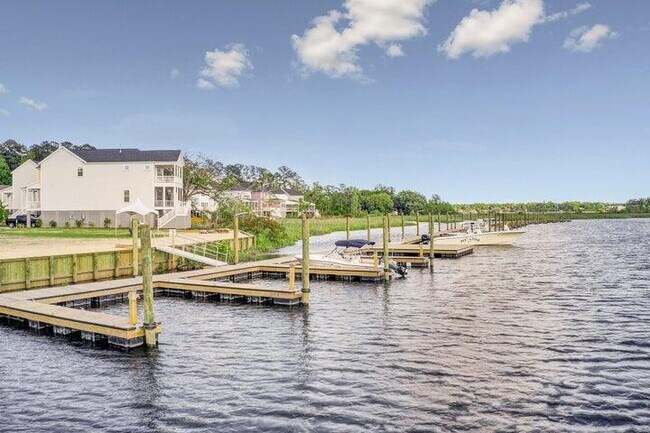 Building Photo - 3017 Evening Tide Dr