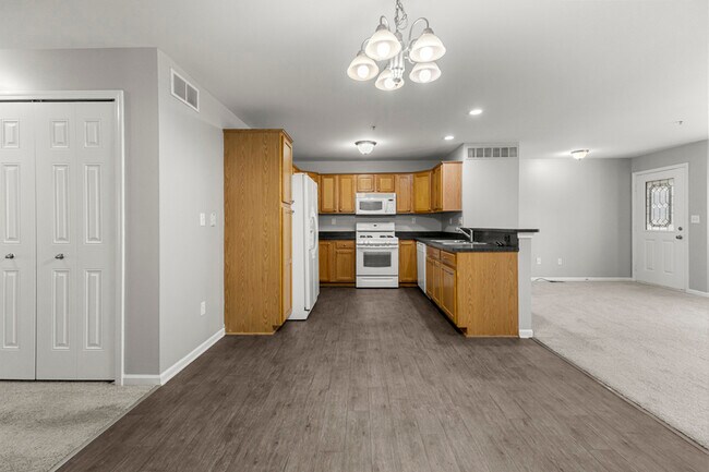 Building Photo - 13033 Turnberry