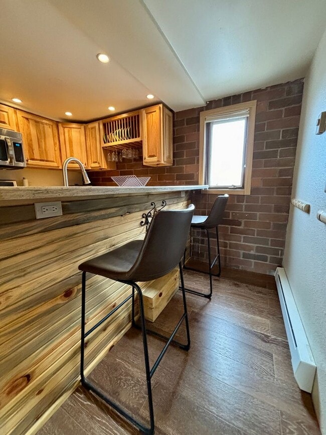 Building Photo - 1 Bed 1 Bath Condo in the heart of Down Town!