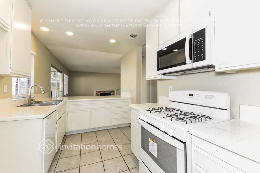 Building Photo - 7839 Strathmore Rd