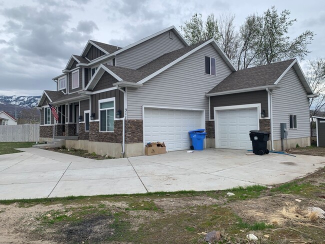 Building Photo - Beautiful 5 Bed/3.5 bath in Bountiful!