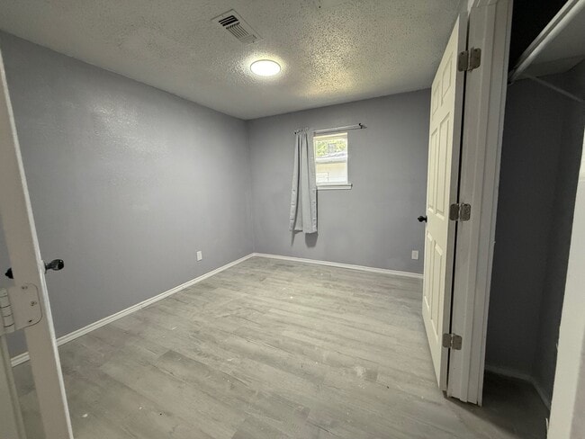 Building Photo - 707 Biggs Terrace