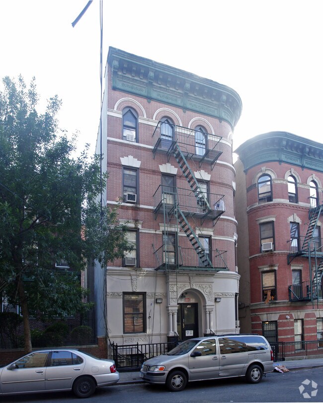 Primary Photo - 590 E 167th St