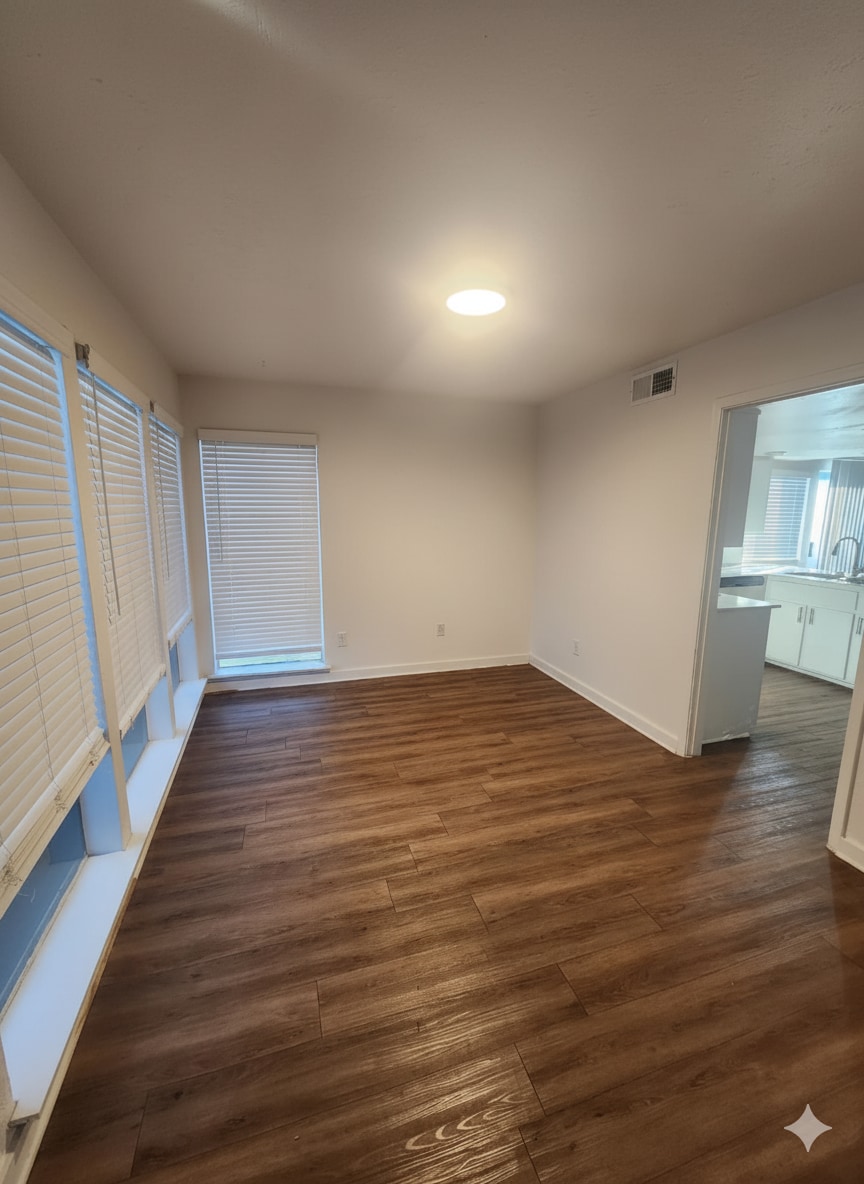 office room - 210 Trellis Pl