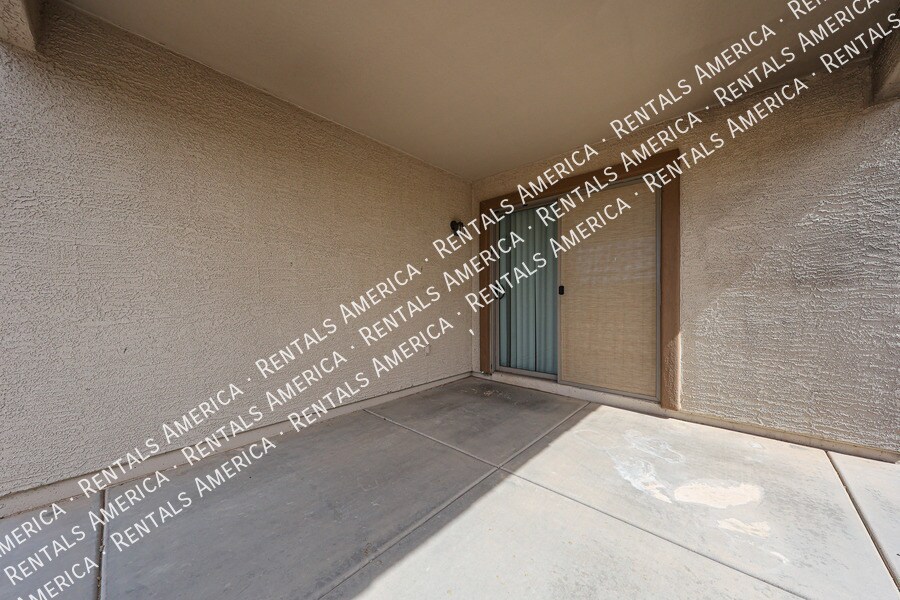 Building Photo - 29120 N Yellow Bee Dr