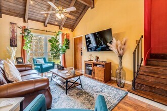 Building Photo - 743 E Oltorf St