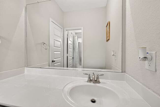 Building Photo - 1601 Darwin Cedar Dr