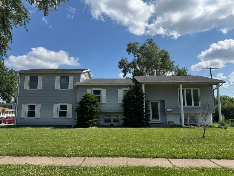 Primary Photo - 2107 Tanglefoot Ln