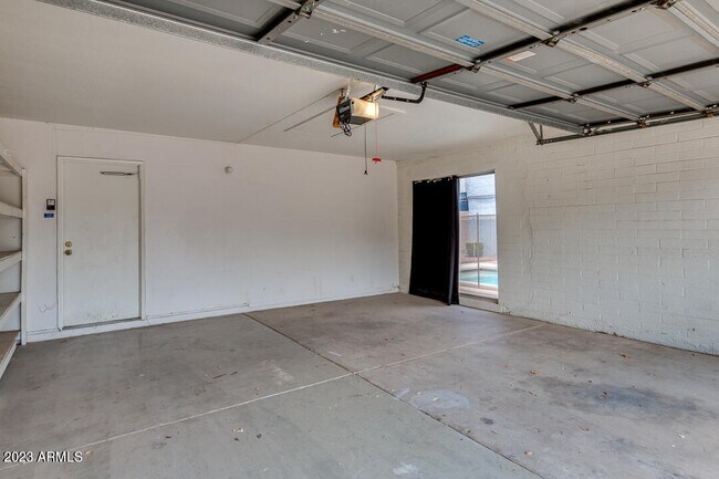 Building Photo - 5520 S Crows Nest Rd