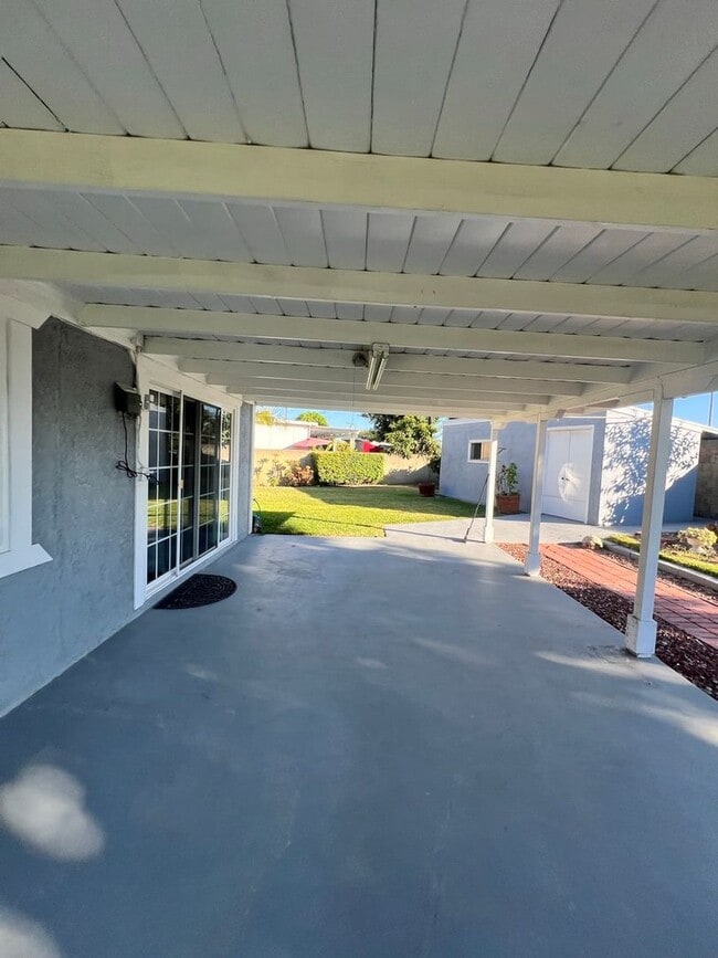 Building Photo - Spacious 2-Story House in Whittier