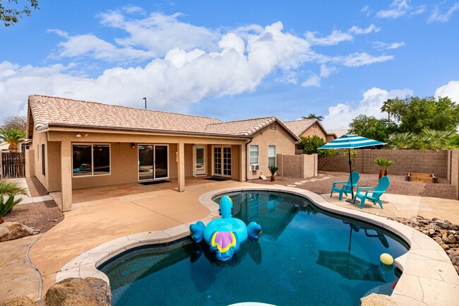 Building Photo - Single Level Pool Home Available Now