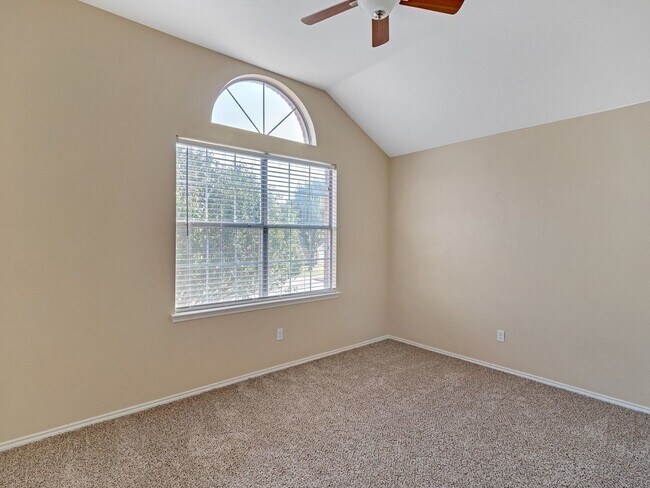Building Photo - 1029 Magnolia Ln