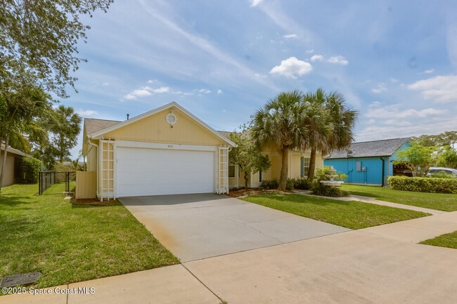 Building Photo - 4361 Silver Lake Dr