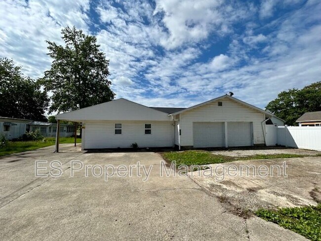 Building Photo - 1408 Holland St